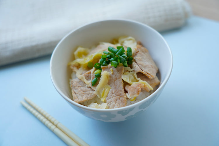 甘口仕立ての豚もも丼